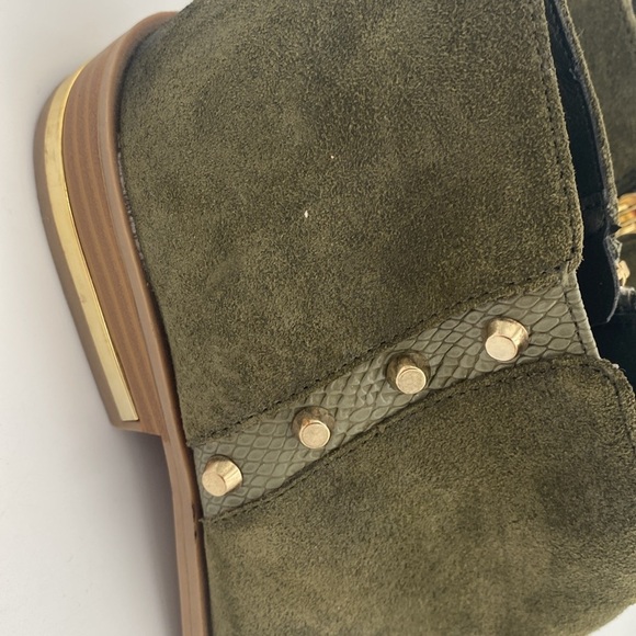 Fergie ankle boots are women 9M suede green gold details festival casual gipsy - Picture 5 of 14